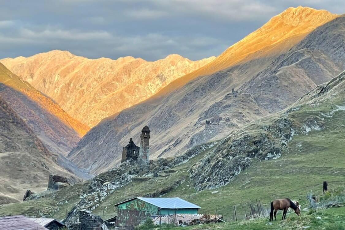 Zoom: Georgine - Trekking im wilden Kaukasus