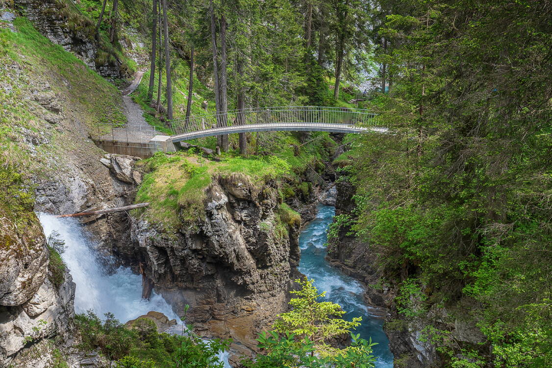 Zoom: Wasserwege und Schluchten am Rhein - Brückenkunst über die Flem