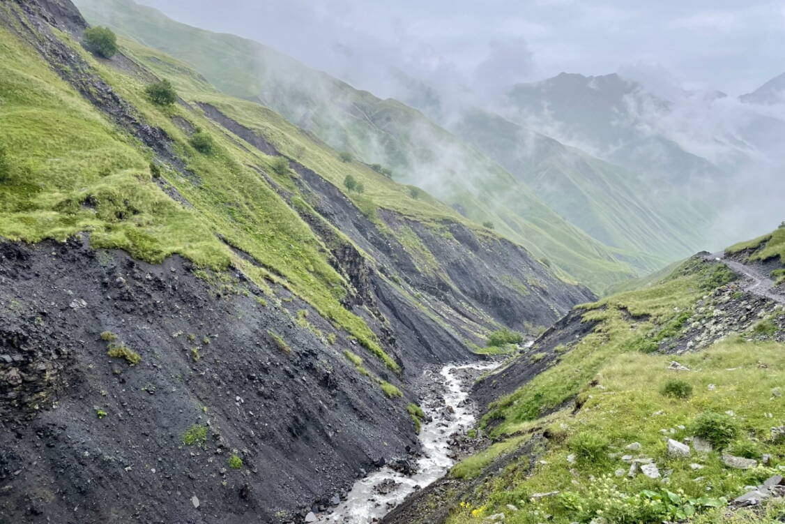 Zoom: Georgine - Trekking im wilden Kaukasus