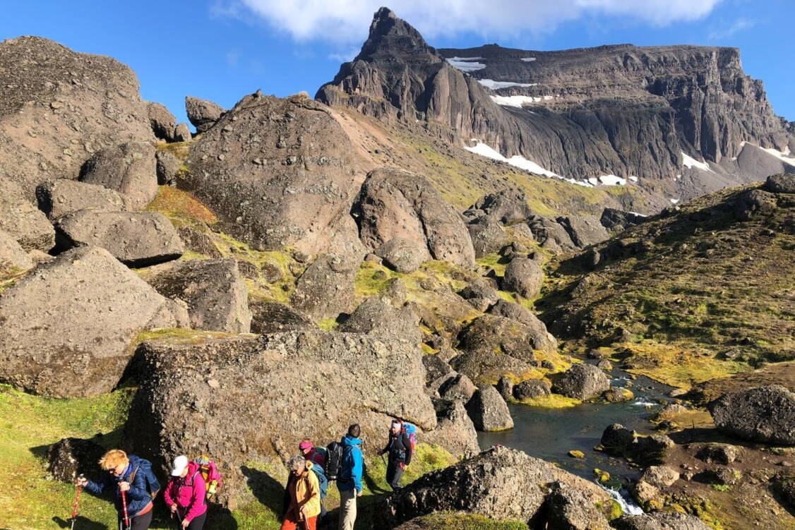 Zoom: Island Wander- und Erlebnisreise