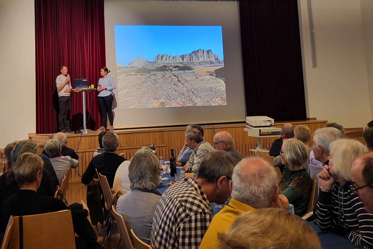 Zoom: berg-welt-Teilnehmer-Treffen 2023 - Martin Fischer im Gespräch mit Maria-Theresia Zwyssig