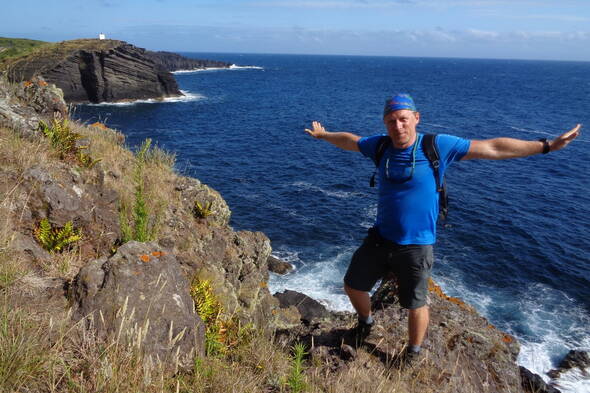 Zoom: Oliver Handler, ein österreichischer Naturliebhaber, der schon immer am Meer leben wollte und auf den Azoren sein Paradies gefunden hat!