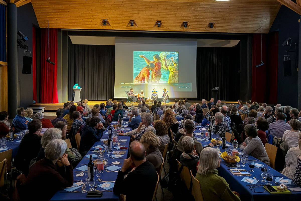 Zoom: berg-welt-Treffen 2025 - spannende Gespräche fesseln das Publikum