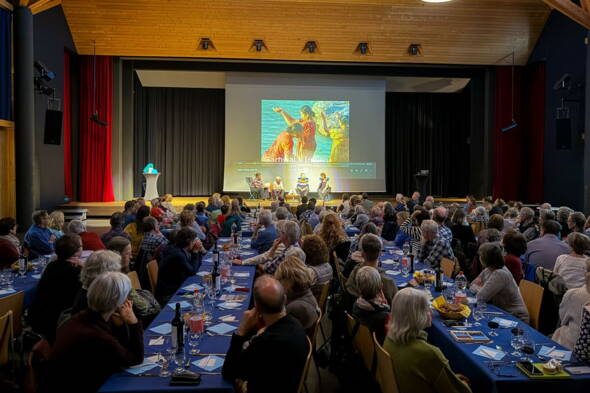 Zoom: berg-welt-Treffen 2025 - spannende Gespräche fesseln das Publikum